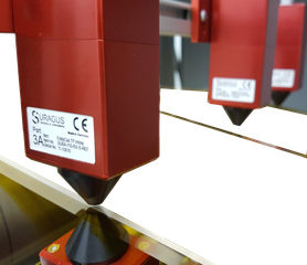 Two outer sensors test on control line and inner sensor measure on complex structures or additional control line.png